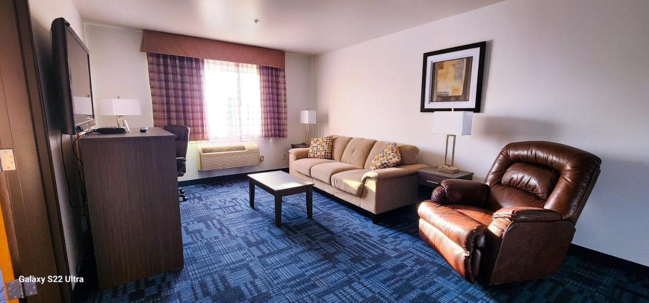 Helena Inn - Airport Екстер'єр фото